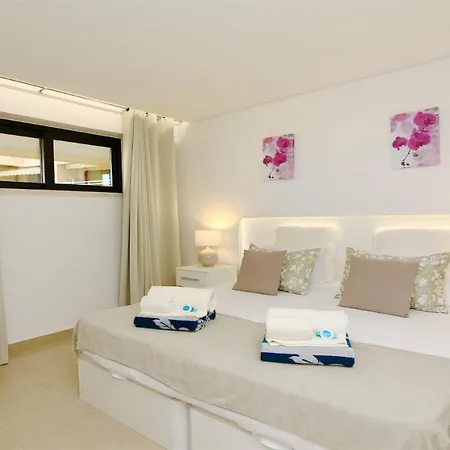 Apartamento Maria Flat Cleverdetails 245, Sleeps 2 Adults, 2 Children *