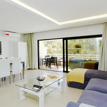 Maria Flat Cleverdetails 245, Sleeps 2 Adults, 2 Children דירה וילהמורה