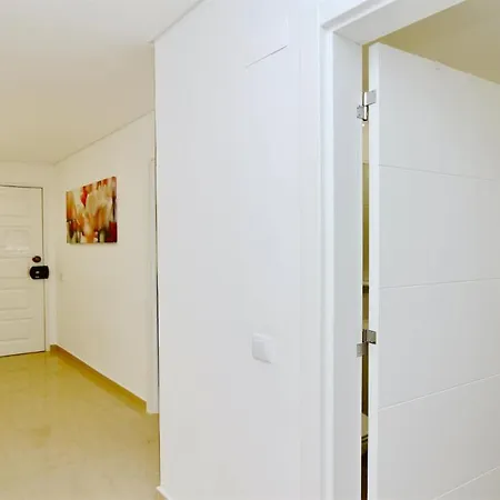 Maria Flat Cleverdetails 245, Sleeps 2 Adults, 2 Children *